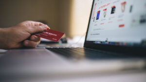 reasons you should start paying bills online