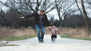 Financial advice that every dad must give to their children